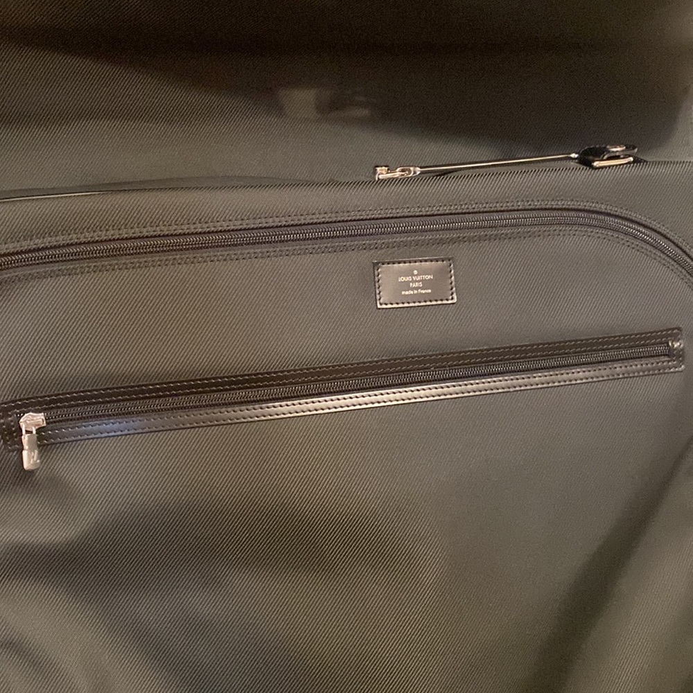 Louis Vuitton Taiga Leather Gibeciere Garment/Travel Bag W/COA - Picture 10 of 17